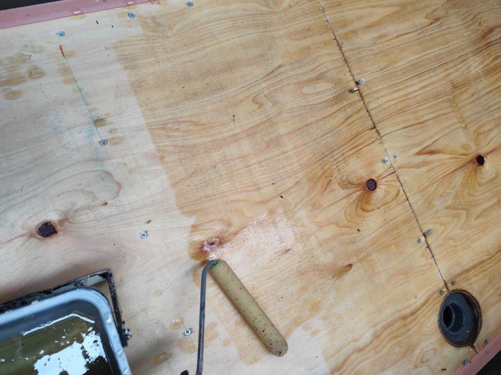 ベランダ床の下塗り作業